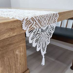 레이스 테이블 러너