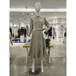 [포커스] 포커스 옆셔링 니트 주름 원피스 FS4A7ST00578