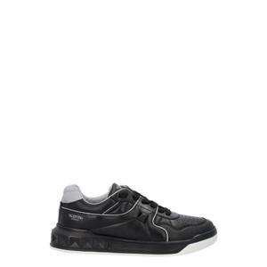 Valentino Garavani 원 스터드 스니커즈 WY2S0E71NWN 00A TP943772399