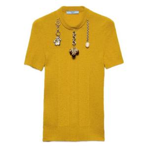 프라다 참 장식 티셔츠 P24V2LSOOO17ZE