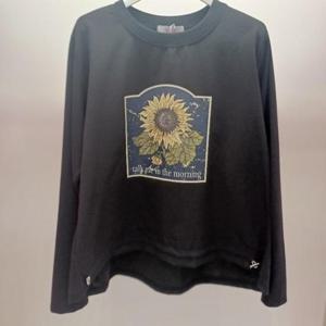 Latium HC06 국내생산 스판 뱃살커버 A라인 언발 라운드 긴팔 해바라기 티블라우스 T2533ts15B