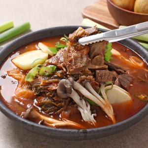 [무보까국밥] 한식명장 국내산 고기듬뿍 순살 감자탕 600g x 3팩, 뼈없는 감자탕 (총 1.8kg)