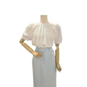 [에이비에프지] ab.f.z  넥단추  퍼프 자수블라우스 (AEZ2ZB33) AEZ2ZB33