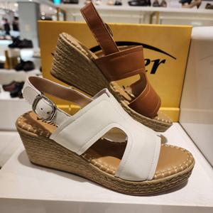 [바이네르] 바이네르 1V09 여성 키높이 웨지 샌들 브라운 아이보리 1V09