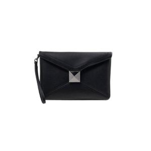 발렌티노 원 스터드 나파 레더 클러치 블랙 B0B58PGF0NO