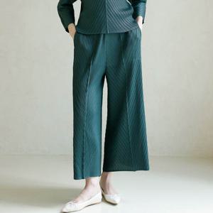 [요이츠](택가 170000원)[요이츠] 브이 플리츠 디테일 밴딩 와이드 팬츠 다크그린_YJ08WNPSL01