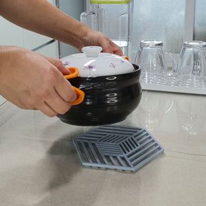 라인 헥사 실리콘 냄비 받침대 그레이 캠핑 타일