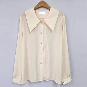 나야홍 / 아이우먼 밀키세모카라블라우스 BET741M602 빅사이즈