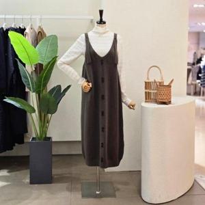 [포커스]FW4J7OP00893_단추 뷔스티에 니트 원피스