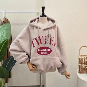 [포커스]FW4K7TS01196_뽀글이 레터링 후드 티셔츠