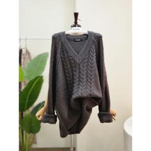 [포커스]FW2J9KT5176_브이넥 꽈베기 루즈핏 니트