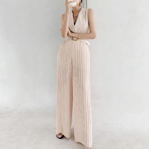 [금찌]금찌 샤인 숄카라 주름점프수트  ST4110P