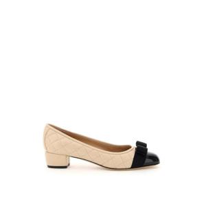 페라가모 바라 보우 퀼팅 펌프스 01M8320702227 022NB TP941230923