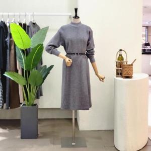 [포커스]  FW3L7OP04390_사선 트임 벨티드 니트 롱원피스