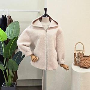 [포커스]FW5J3JP31796_후드 루즈핏 무스탕 점퍼