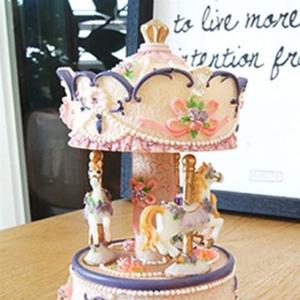 LED회전목마 오르골 앤틱 인테리어소품 선물 뮤직박스 회전목마오르골 LED오르골 앤틱오르골 선물용오르골