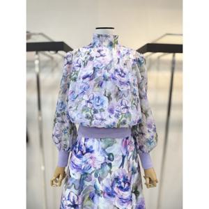 [더아이잗컬렉션]턱 디테일 하이넥 블라우스 CS2B0BL231 -DG