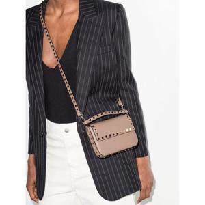 발렌티노 가라바니 크로스백 8W2P0W07VSH P45 Poudre