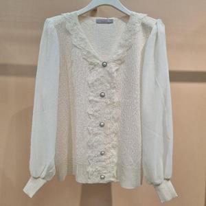 라티움 HC34 프릴배색팔부분쉬폰 어깨셔링신축성좋은브이넥니트블라우스 T2621bl04