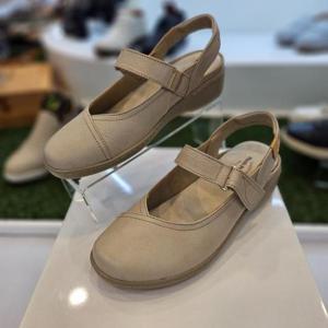 허시파피 세이브존07 여성 초경량 쿠션닝 슬링백 샌들 3FP455