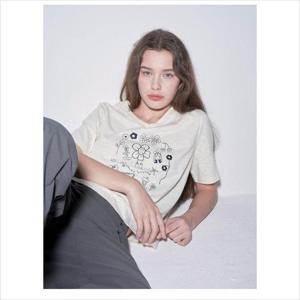 올리비아로렌 HC04 자수 모티브 브이넥 티셔츠 VVBAS5M3481