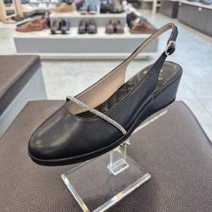 엘칸토 HC11 양가죽 여성 슬링백 W5V6U6H1319