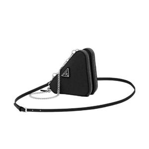 프라다 사피아노 트라이앵글 미니 파우치 블랙 1NR015-053-F0002