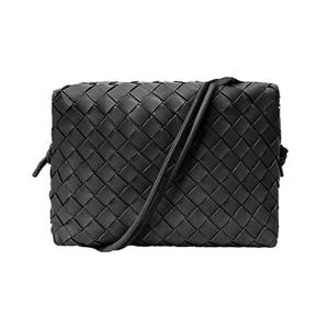 [보테가베네타] 루프 카메라백 스몰/블랙/723548 V1G11 8425