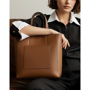 헤지스 액세서리 26SS 선물추천스테디셀러CELIA 브라운 투톤 심플 포켓 포인트 토트 겸 숄더백 M HIBA6E976W2