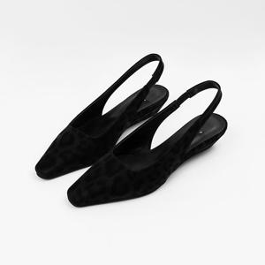 [신난다슈] 여성 슬링백 힐 3cm 발편한 여자 웨지힐 슬링백 구두 펌프스 힐 밴딩 ST261100 레오파드
