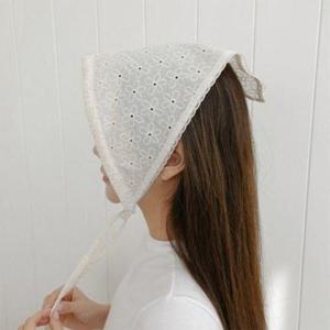 [옷자락]여자 커치프 삼각 레이스 펀칭 플라워 면 두건