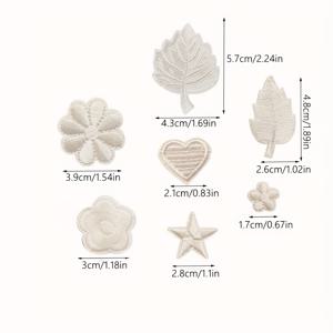 TEMU 베이지, 회색, 생생한 플로럴 디자인, 하트, 별, 잎사귀가 특징인 자수 패치 7개 세트입니다. 이 클래식한 자가 접착 패치는 의류, 가방, 모자 꾸미기에 완벽합니다.