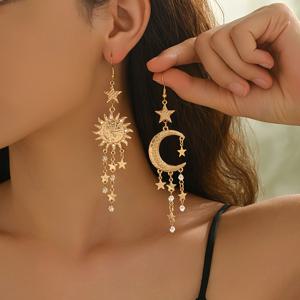 TEMU 1쌍의 패셔너블하고 우아한 비대칭 태슬 귀걸이, 별, 달, 태양 디자인, 섬세하고 반짝이는, 가을과 겨울 일상 착용, 파티, 축제 또는 기념일 선물용