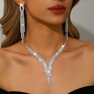 TEMU 우아한 성격의 반짝이는 라인스톤 웨딩 주얼리 세트, 긴 태슬 귀걸이 및 목걸이, 고급스러운 행운을 불러일으키고 우아한 착용감, 웨딩 파티 프롬 주얼리 세트