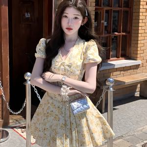 TEMU 여성용 프렌치 스위트 라이트 옐로우 플로럴 브이넥 레이스업 허리 주름 플리츠 여름 신상 핫 슬림 스커트 원피스