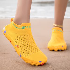 TEMU 커플 야외 하이킹 및 물놀이 신발 (물길 따라 걷기용), 미끄럼 방지 디자인, 스노클링, 서핑, 수영 및 해변 활동에 적합. 편안하고 통기성 좋은 갑피, 실내 레저, 요가 및 피트니스에 이상적