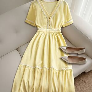 TEMU 모든 체형에 어울리는 우아한 V넥 반팔 블라우스 - 단색 몸에 꼭 맞는 칼라 셔츠, 세탁기 사용 가능한 웨빙, 캐주얼웨어용으로 활용도 높은, 사계절 옷장 필수템