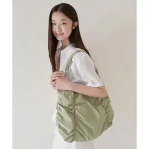 MUSINSA STANDARD WOMAN 우먼즈 브라이트 셔링 숄더백 [세이지] 115045
