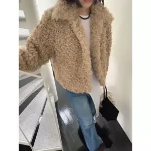블랙팬서 여사친 가을 빈티지 터틀넥 톱 따뜻하고 도톰뽀글이 코트 OPH3