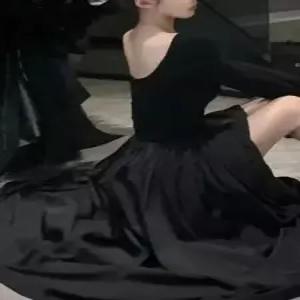 스파이더맨 스커트 검정 미니 빈티지 여사친 U넥 스완 양면 프렌치 긴팔 무드 OPH1