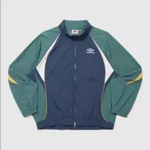 엄브로 HBL 풋볼 헤리티지 바람막이 자켓 /  NAVY UR221CJK51