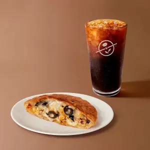 커피빈 블랙올리브 치즈 피타브레드 + 아메리카노 (S)