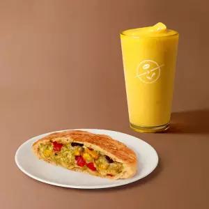 커피빈 토마토 바질 치킨 피타브레드 + 망고바나나 IB (R)