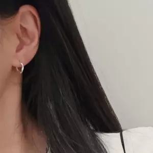 실버925 국내제작 웨이브 모양 원터치 귀걸이 데일리 이어링 SILVER) 은귀걸이 귀걸이