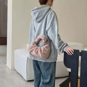 가방 대학생 일상 학원 스터디 모임 데이트 학생