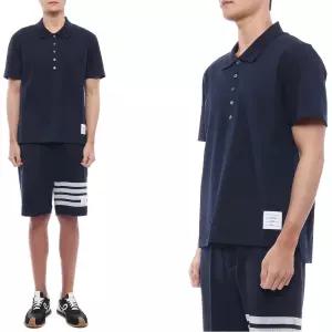 [AK원주점] [톰브라운] 26SS 남성 삼선탭 폴로 반팔티셔츠 (MJP052A 00042 415 26S)
