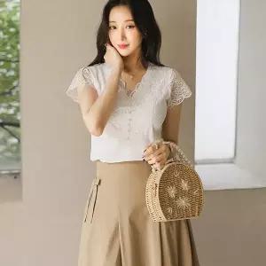 [스타일온미] 에스닉 시스루 레이스 브이라인 배색 캡소매 니트 나시
