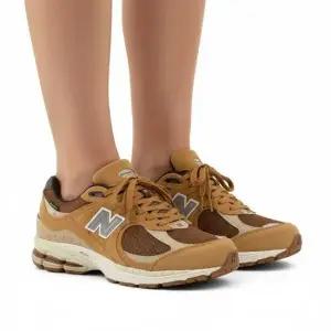 뉴발란스 MUST IT_ New Balance 2002R 고어텍스 운동화 토바코