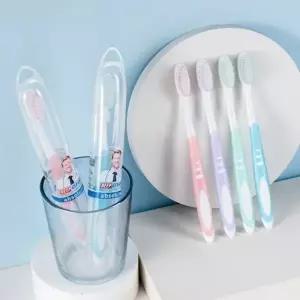 (품명 칫솔1P색상랜덤+케이스)휴대용 칫솔 케이스 세트 여행용 출장용 학교 사무실 위생적 보관
