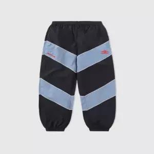엄브로 UP411CPTO9 BUBK 스팬츠 남성바지 UMB X BUTTER GOODS 우븐 다이아몬드 팬츠 블루 9 4525392